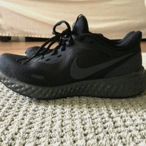 Nike Revolution 5 Running Shoe (Women's Size 8.5)